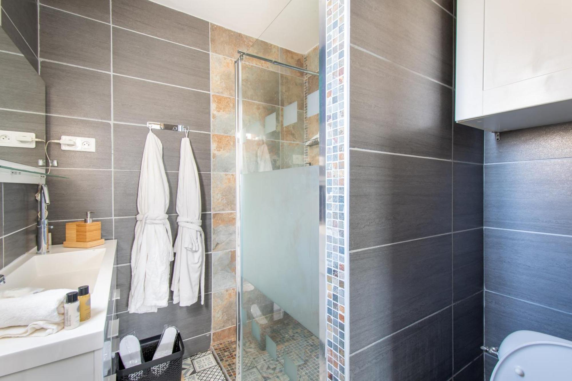 Guesthouse La Costiere - Logements Independants - Espace Piscine Jacuzzi لونيه المظهر الخارجي الصورة